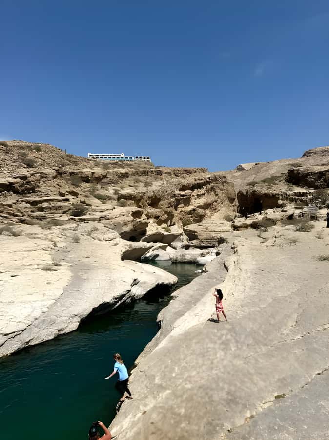 Muscat: Desert & Wadi Bani Khalid Tour with Quad Bike Option - Lunch at a local café