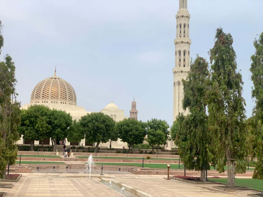 Muscat: Evening Group City Guided Tour with Free Dinner - Key points to know before booking