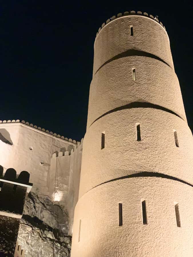 Muscat: Evening Group City Guided Tour with Free Dinner - National Museum in a 30-minute window