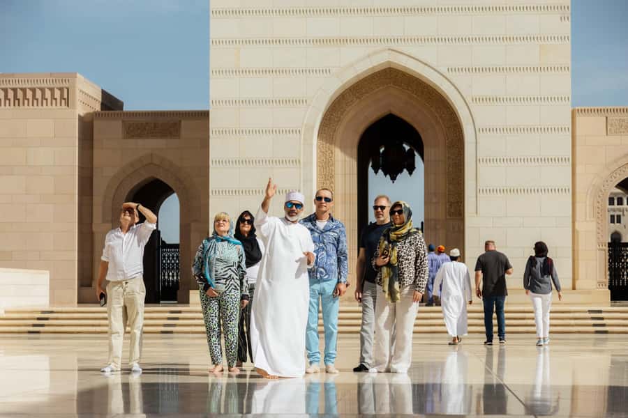 Muscat: Full-Day City Tour - Mutrah Corniche and Mutrah Souq: the most hands-on stop