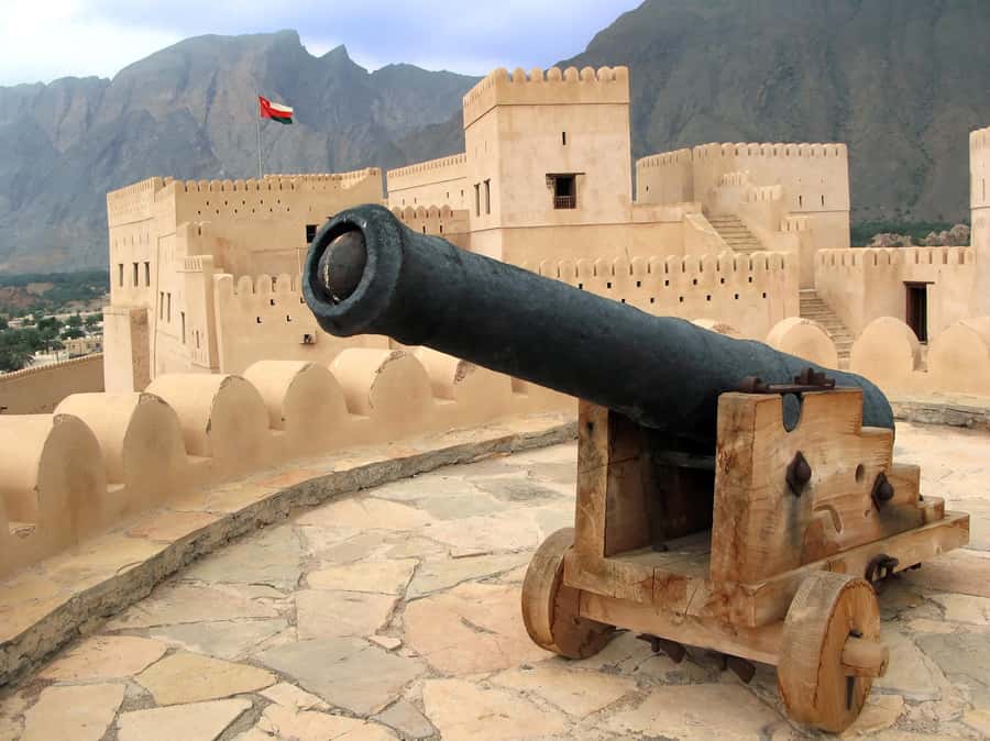 Muscat: full day tour to Nakhal, Rustaq and hot springs - Al-Hazm Castle and Oman’s defensive past