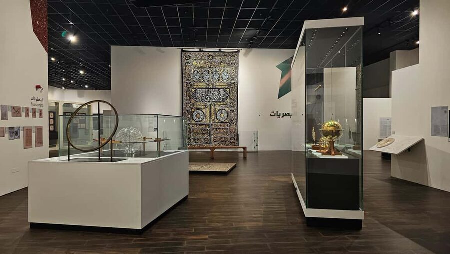 Muscat: full day tour to Nakhal, Rustaq and hot springs - Qasra House: a smaller, more personal museum