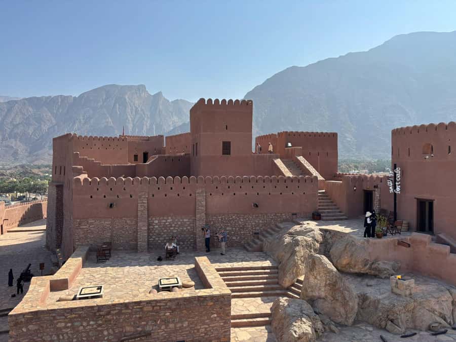 Muscat: full day tour to Nakhal, Rustaq and hot springs - What the private format changes