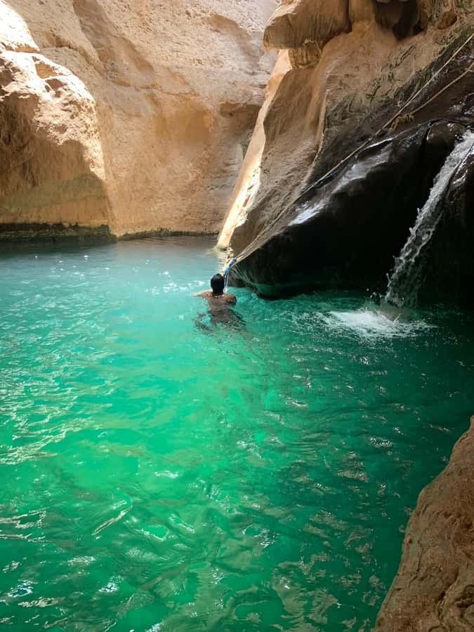 Muscat: Full-Day Wadi Shab & Bimmah Sinkhole Private Tour - Why Wadi Shab is worth the effort