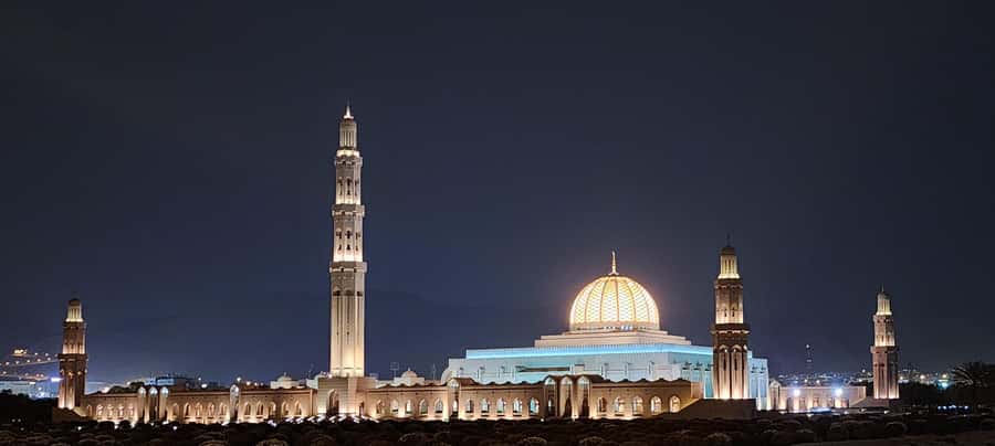 Muscat: Guided Landmarks Tour - Sultan Qaboos Grand Mosque: begin with Muscat’s great showpiece
