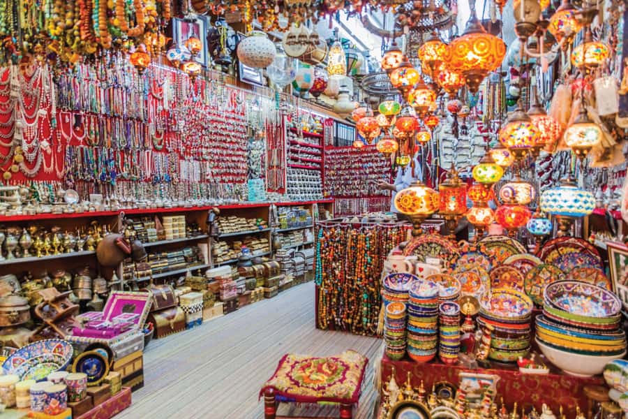 Muscat: Half-Day Sightseeing Essentials Tour and Audio Guide - Al Alam Palace and the Portuguese forts