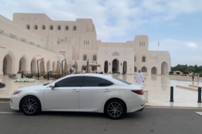 Muscat : Luxury car with private driver - A private car rather than a fixed Muscat tour