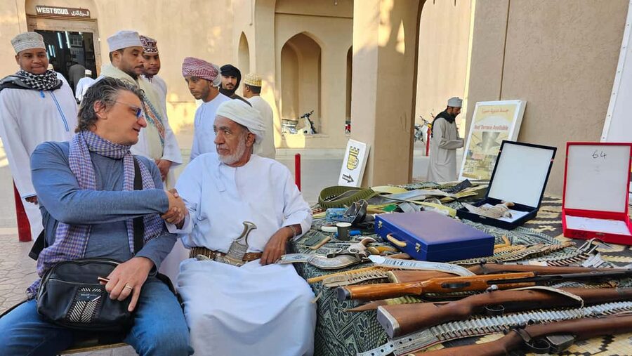 Muscat: Nizwa and Al Jabal Al Akhdar Private Tour with Lunch - The 50-minute climb into Al Jabal Al Akhdar