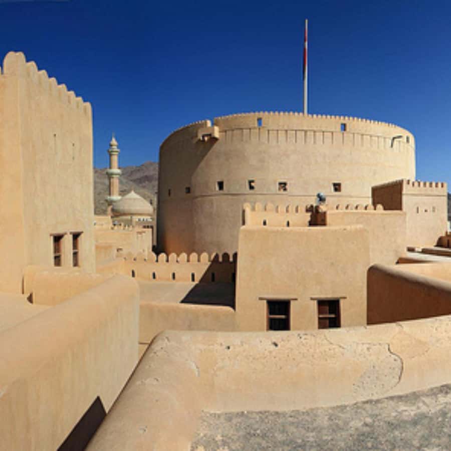 Muscat: Nizwa and Jabal Shams- Full Day Tour - Lunch in Nizwa, with local choices to consider