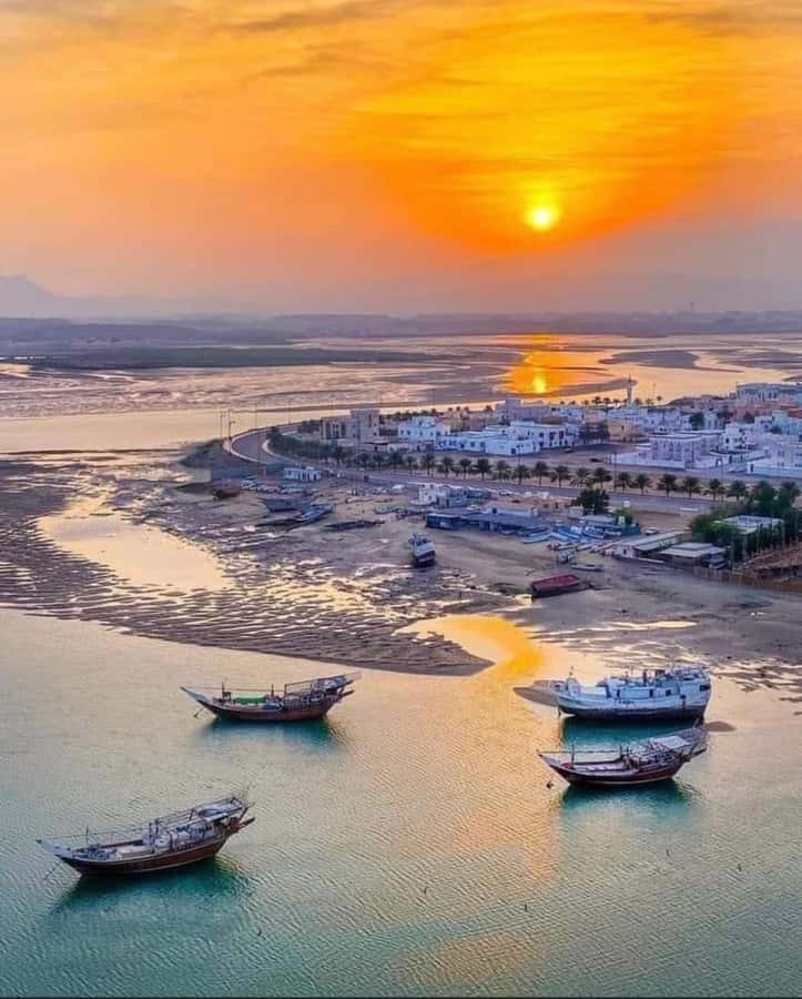 Muscat Oman Grand Canyon, Jebel Shams & Nizwa - Nizwa Fort gives the morning a solid beginning