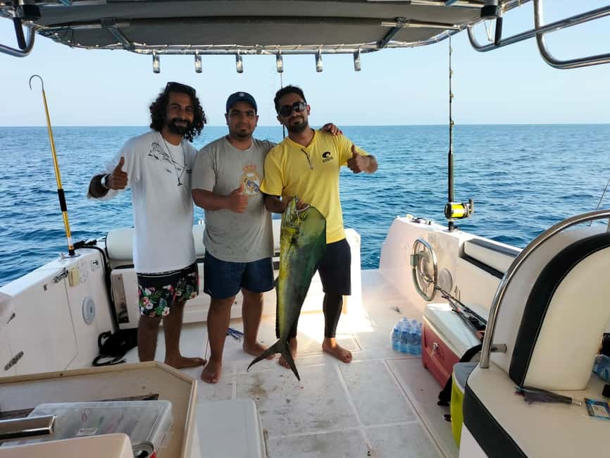 Muscat Oman: Snorkeling adventure to Daymaniyat Island - Food and equipment that keep the morning simple