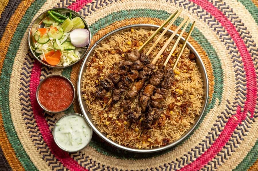 Muscat: Omani Food Tour with Shuwa & Halwa - Omani bread with seven ways to try it