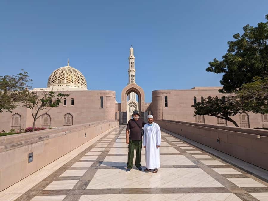 Muscat: Private City Guided Tour - Pause for Omani bread and karak tea