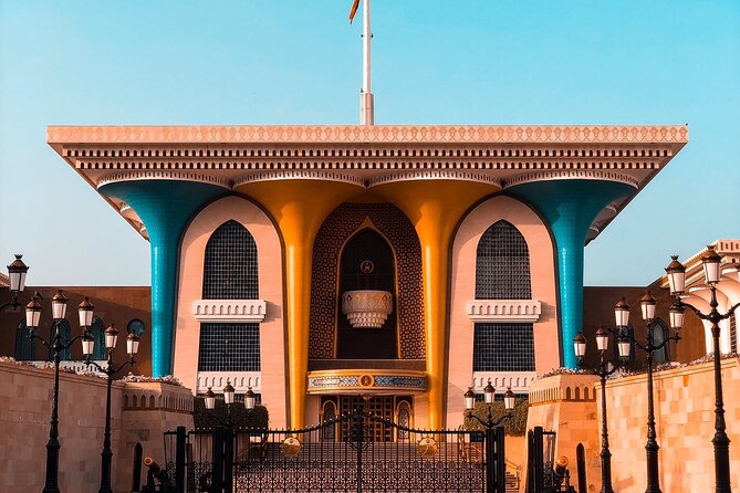 Muscat : Private morning tour with an Omani guide - Mutrah Souq and the old harbor side of Muscat