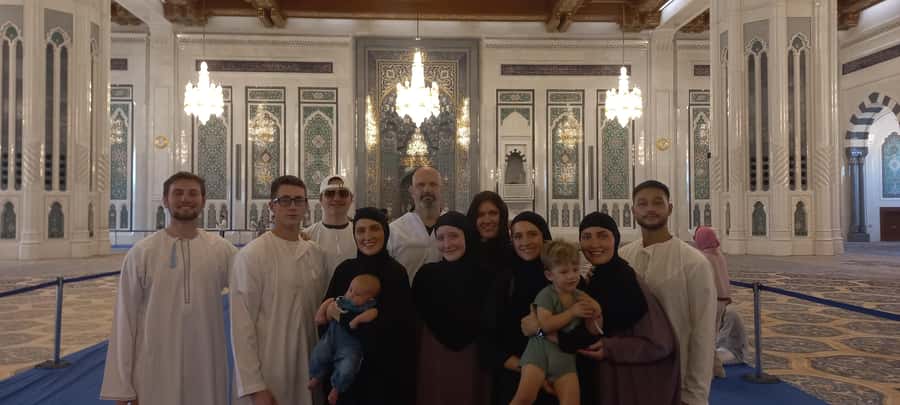 Muscat: Private Sightseeing Tour & Sultan Grand Mosque - Exploring Muttrah Souq’s Narrow Alleys