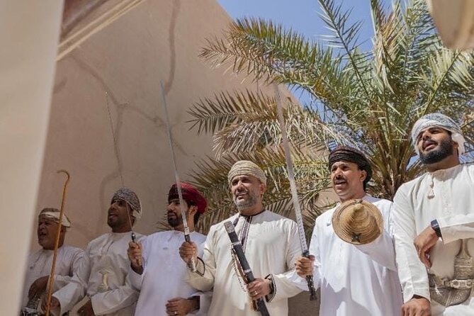 Muscat : Private tour to Nizwa full day - Lunch, water, and the value of a private car