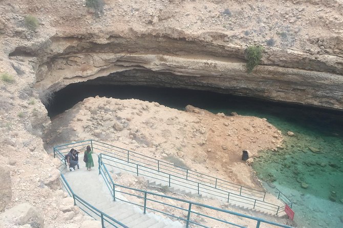 Muscat : Private trip to Wadi Shab for a full day with lunch - The Drive From Muscat and the Value of a Private Car