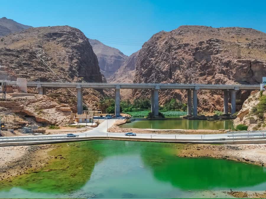 Muscat : Private trip to Wadi Shab + sinkhole - Crossing the Water and Walking Into the Valley