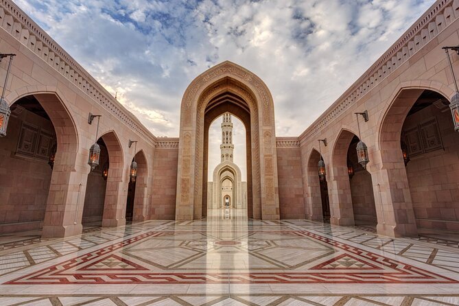 Muscat trasfer: airport trasfer to/from hotel in muscat - A private car for three, not a shared shuttle