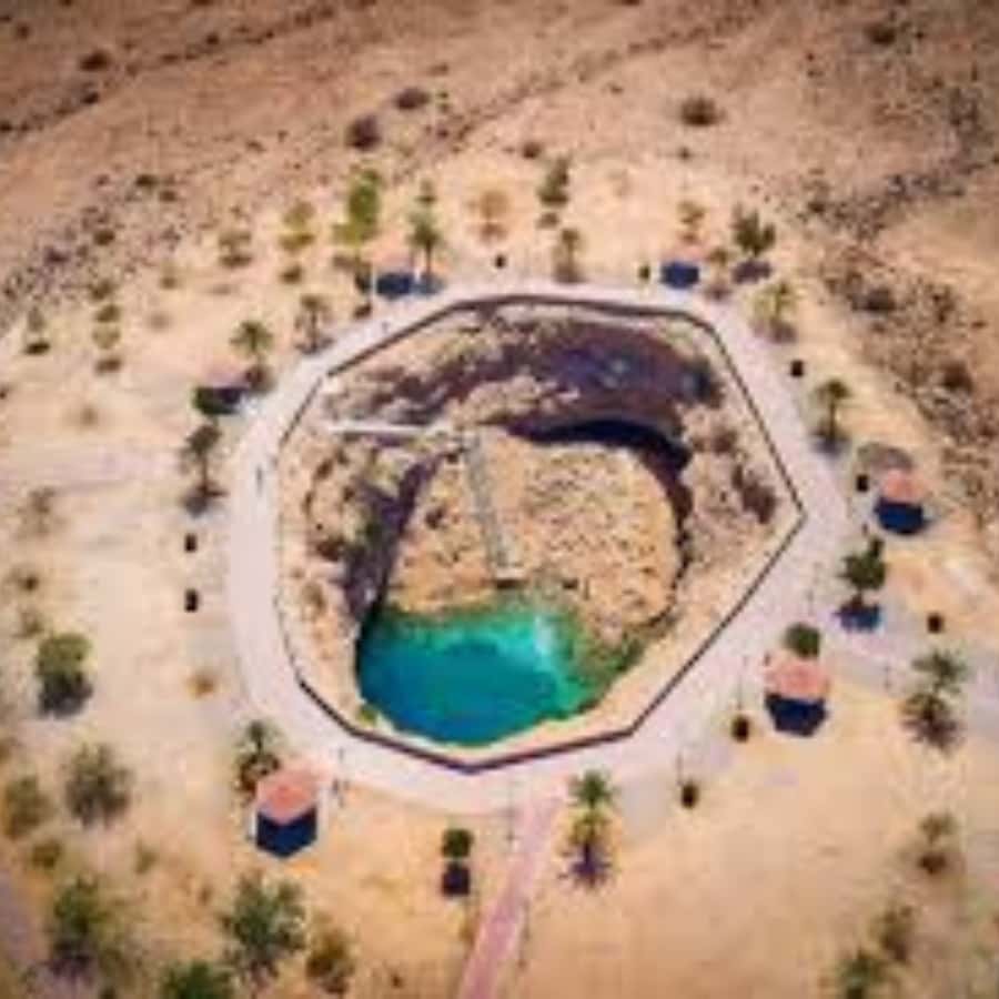 Muscat: Wadi Shab & Bimmah Sinkhole... - Lunch adds a useful break