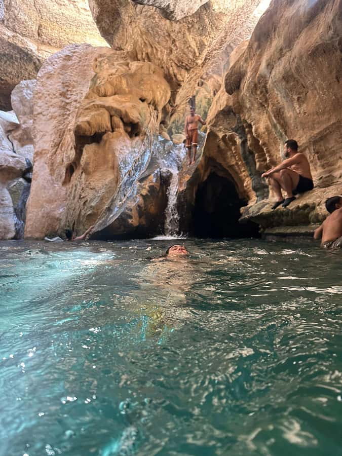 Muscat: Wadi Shab & Bimmah Sinkhole Tour with Pickup & Lunch - Should you book the Wadi Shab and Bimmah Sinkhole tour?