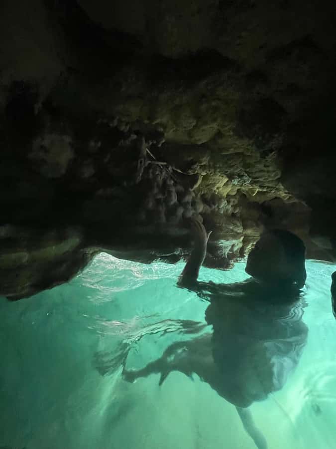 Muscat: Wadi Shab, Romantic Cave and Sinkhole Full-day Trip - Key points at a glance