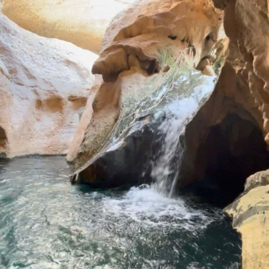 Muscat: Wadi Shab, Romantic Cave and Sinkhole Full-day Trip - What to pack for Wadi Shab