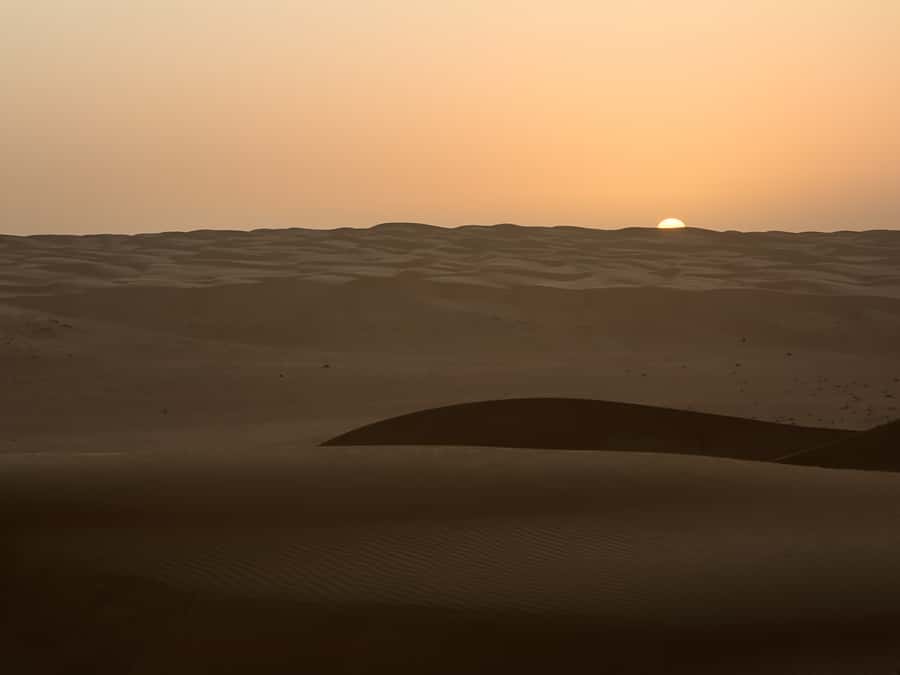 Muscat: Wahiba Sands Desert Sunset Tour with Dinner - What to bring and how to dress