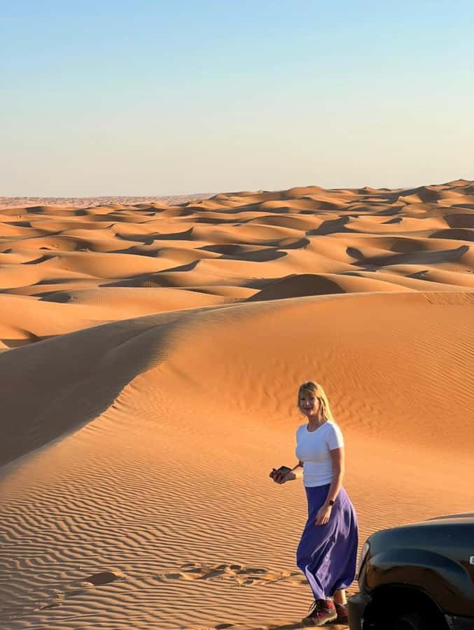 Muscat: Wahiba Sands & Wadi Bani Khalid Full-Day Tour+Lunch - The short transfer to Wahiba Sands