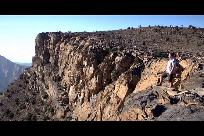 Nizwa and Jabl Shams private and custom tour - The road toward Jabal Shams and Wadi Nakhr