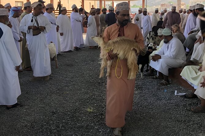Nizwa and Oman's Historical Gems Tour - Al Hamra’s House, Bread, Coffee, and Costumes