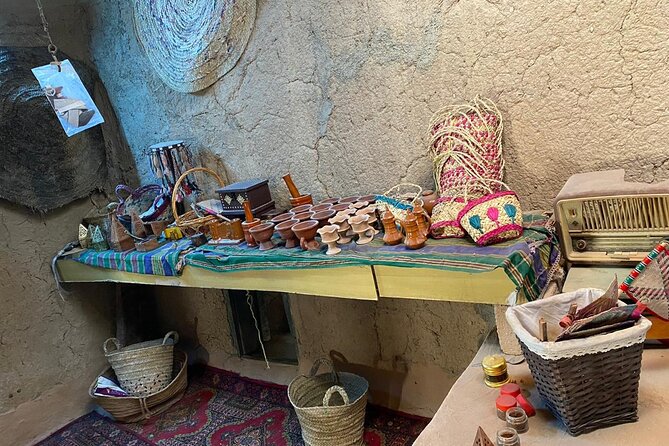 Nizwa and Oman's Historical Gems Tour - Bahla Fort and Jabreen Castle