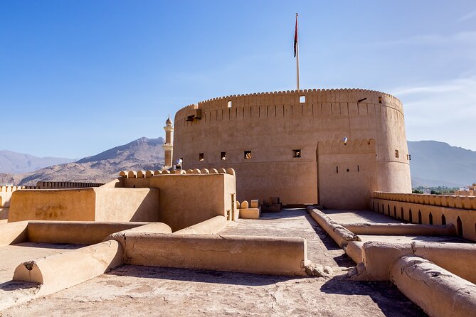 Nizwa and Oman's Historical Gems Tour - Nizwa Fort and the Date Syrup Defense