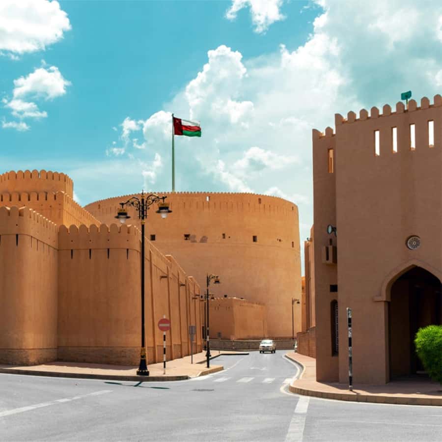 Nizwa Heritage & Culture Full Day Tour with Audio Guiding - The early pickup and ride inland