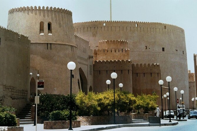Nizwa & Jabel Akhder (Sharing) - Nizwa Fort and the power of the old capital
