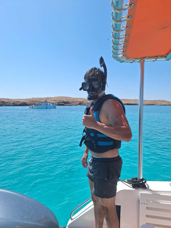 Oman: Daymaniyat Island Snorkeling Trip with Equipment - Kayaking adds variety to the morning