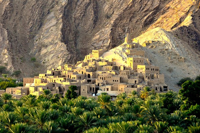 Oman Grand Canyon, Jebel Shams & Nizwa Full Day Tour - Nizwa Fort and the old capital