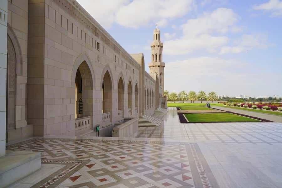 Oman: Private Muscat City Tour With Pick-up/ Drop-off - Al Alam Palace and the two old forts