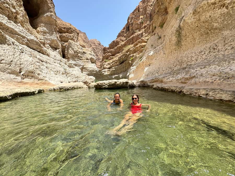 Oman’s Hidden Gems: Wadi Shab & Bimmah Sinkhole - Lunch Near Wadi Shab