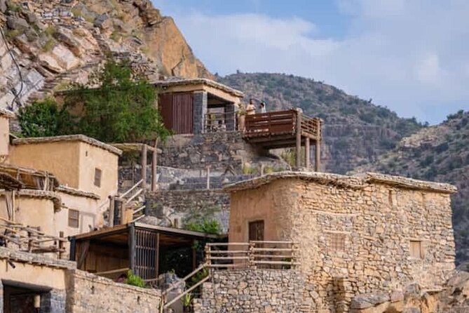 Private Full-Day Jebel Akhdar-Al Suwjara Village Tour - Why Jebel Akhdar works best with a private 4WD