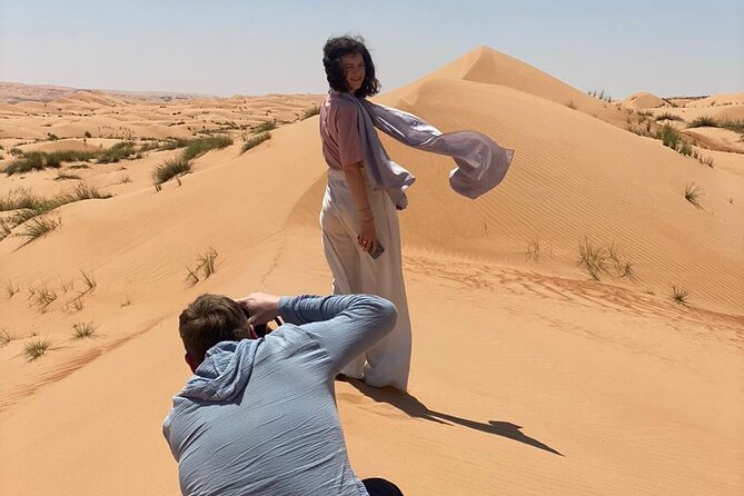 Private Full Day Tour to Wahiba Sands Desert and Wadi Hawer - Coffee, dates, and a traditional desert stop