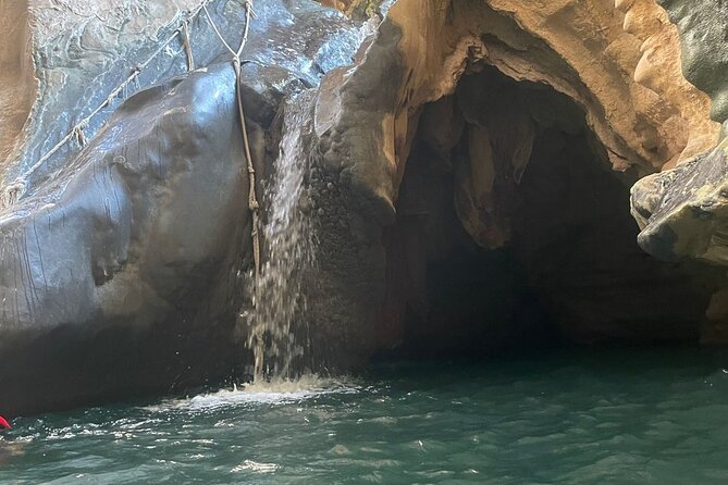 Private Full- Day Wadi Shab-Bimmah Sinkhole-Fins Beach Tour - Wadi Shab: the day’s main adventure