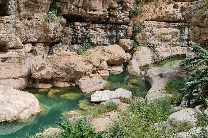 Private Full-Day Wadi Tiwi and Bimmah Sinkhole Tour from Muscat - What to pack, and what not to overlook