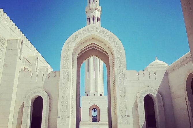 Private Half-day Tour in Muscat - Sultan Qaboos Grand Mosque and its quiet gardens