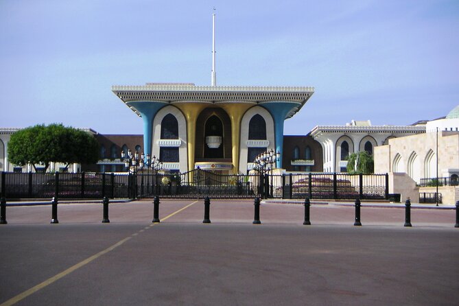 Private Muscat City Sightseeing Tour - A Fascinating Capital - Old Muscat rewards a short walk