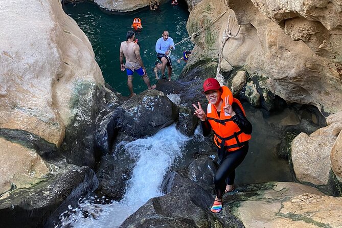 Private Tour Wadi Shab & Sinkhole Tour – Swim, Hike & Explore - What the private format changes