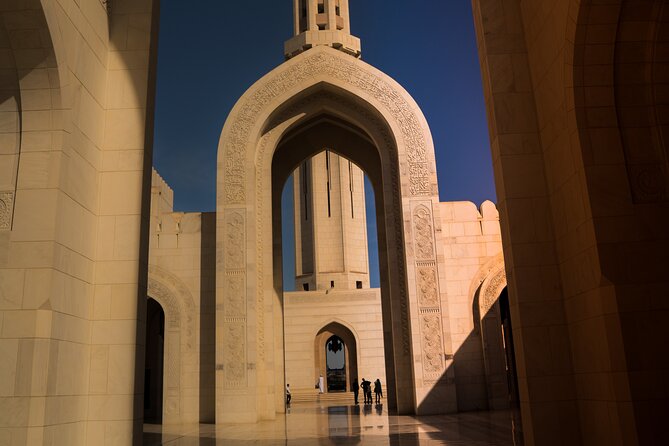 Private Transfer: To and From Muscat Airport - How flight delays are handled