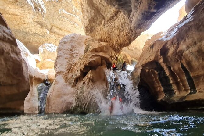 Private Wadi Shab - Bimmah Sinkhole - White Sand Beach - Full Day Tour - What the private vehicle changes