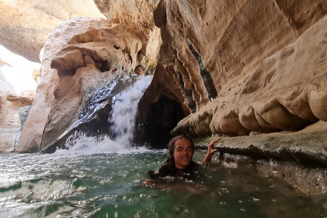 Private Wadi Shab - Bimmah Sinkhole - White Sand Beach - Full Day Tour - Who will enjoy this tour most