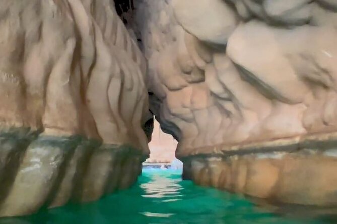 Private Wadi Shab - Bimmah Sinkhole - White Sand Beach - Full Day Tour - Bimmah Sinkhole: a dramatic stop with little walking